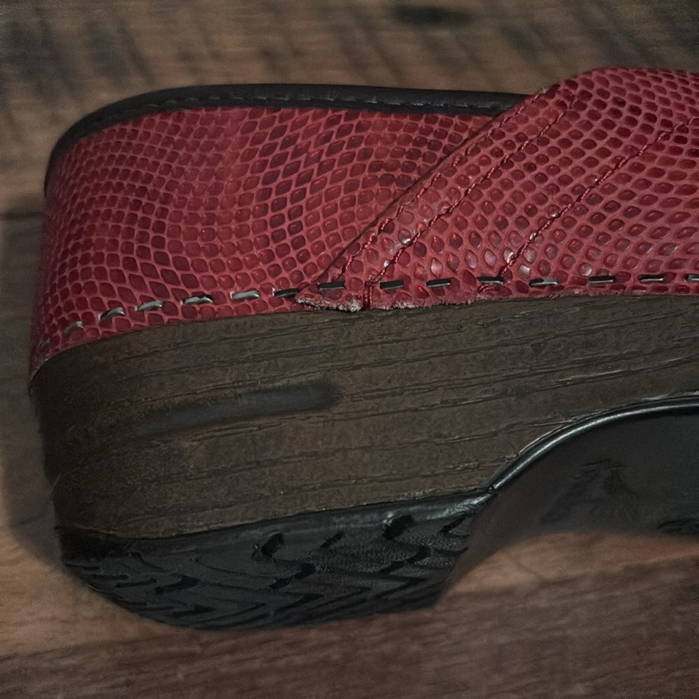 Dansko Red Snakeskin Print Clogs Size 34 - image 8